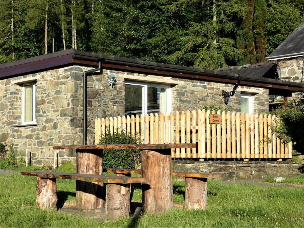 Abergwynant Farm Glamping & Apartments Dolgellau Exterior photo